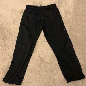 Nike black therma- fit women’s sweats